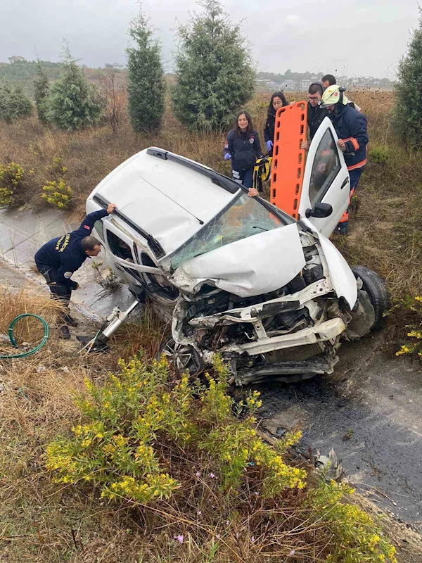 Yalova’da beton mikseri otomobille çarpıştı: 2 yaralı
