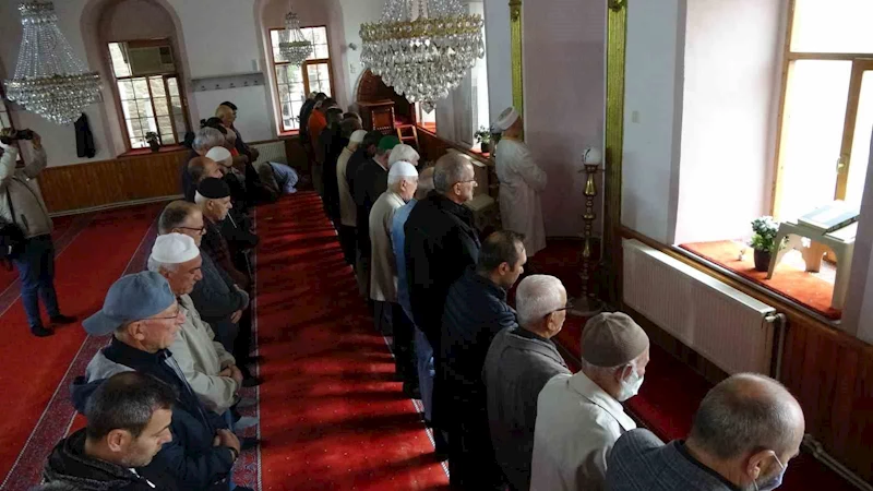 Filistin’de hayatını kaybedenler için Çanakkale’de gıyabi cenaze namazı kılındı
