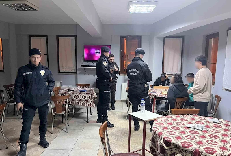 Bursa polisinin uygulamaları devam etti
