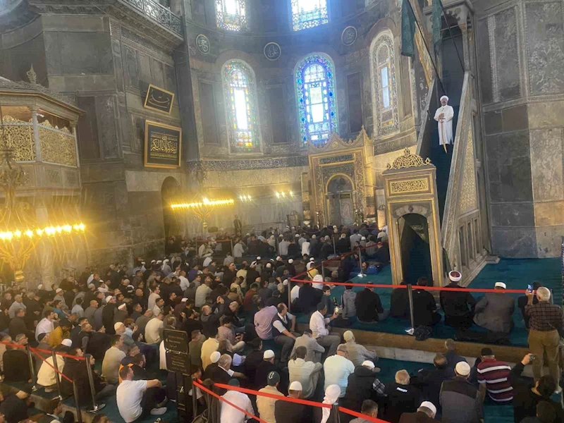 Diyanet İşleri Başkanı Ali Erbaş, Ayasofya Camii’nde Cuma hutbesini Filistin için okudu
