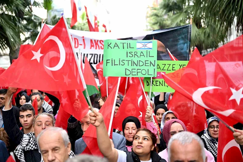 Gaziosmanpaşa’da “Filistin’e Engel Yok” sloganıyla yürüyüş yapıldı
