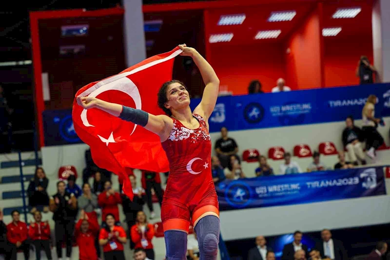 Nesrin Baş: 