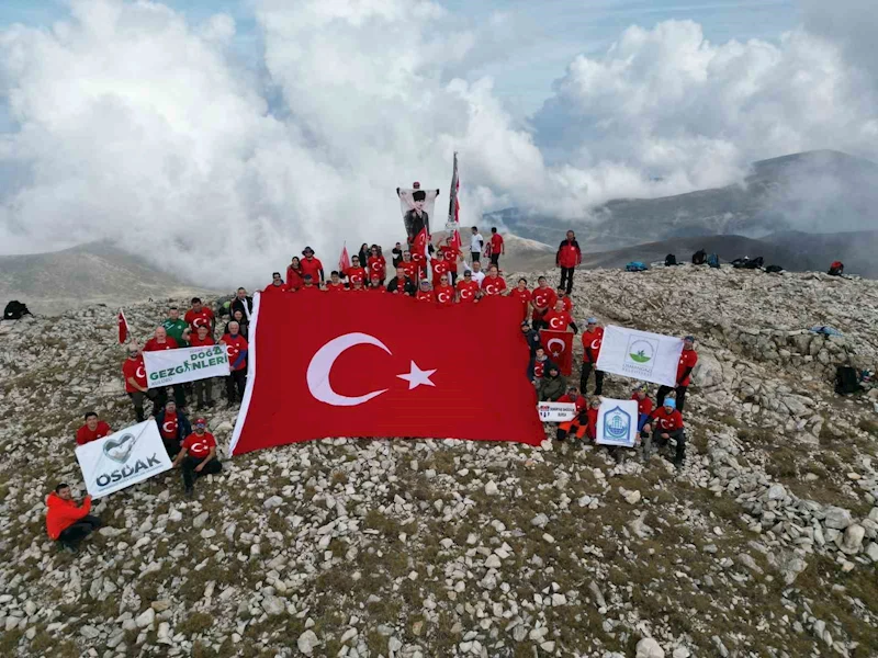 Osmangazili dağcıların ‘100. yıl’ zirve tırmanışı
