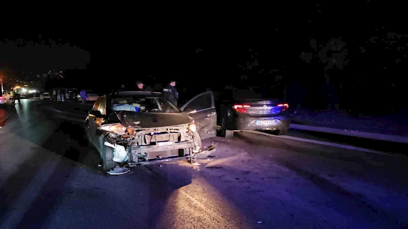 Otoyolda zincirleme kaza, 9 araç birbirine girdi: 4 yaralı