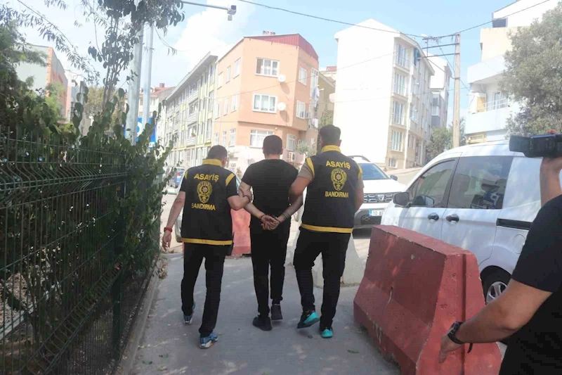 Bandırma’da polisin dur ihtarına durmayan şahıs yakalandı
