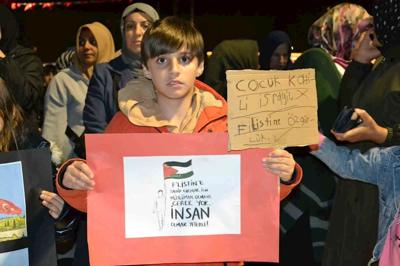 Keşan’da İsrail protesto edilirken İsrail ürünlerinin boykot edilmesi çağrısı yapıldı