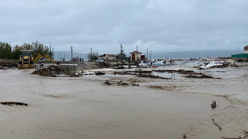 Çanakkale’de Kepez Deresi taştı
