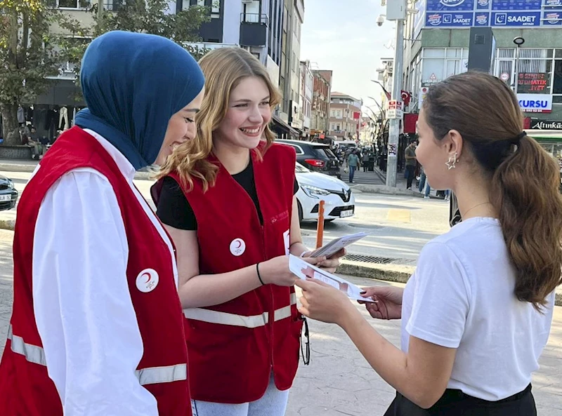 Kan bağışı bilinci oluşturmak için sahadaydılar
