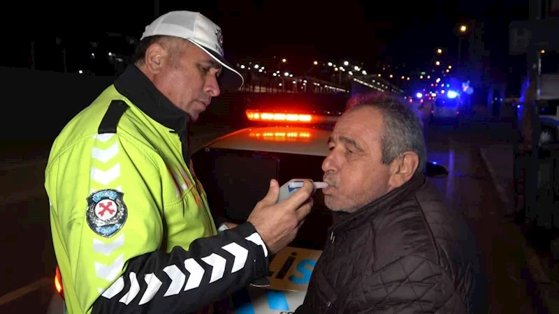  Alkollü yakalanmamak için şoför koltuğuna arkadaşını geçirdi, cezadan kaçamadı