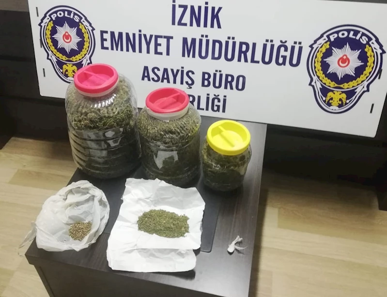 İznik polisinden uyuşturucu ve silah operasyonu
