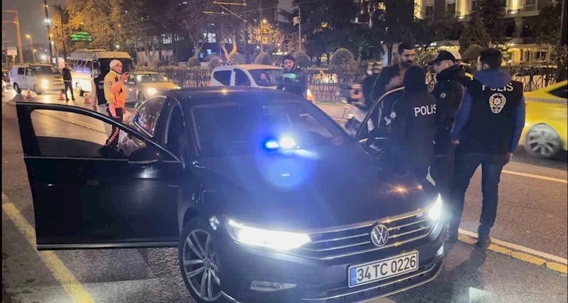 İstanbul’da çakar kullanan sürücüye 4 bin 64 TL ceza
