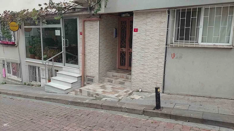 Beşiktaş’ta babasının kiracısını öldürdü, Fatih’te takside yakalandı
