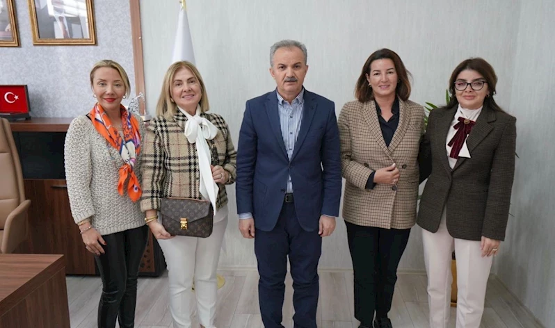 Kadınlardan, deprem bölgesindeki çocuklara hediye
