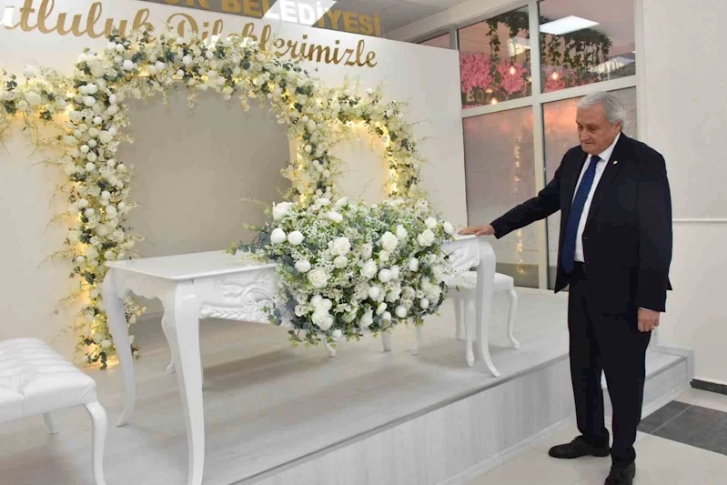Başkan Bakkalcıoğlu’ndan yeni nikah salonunda son kontroller
