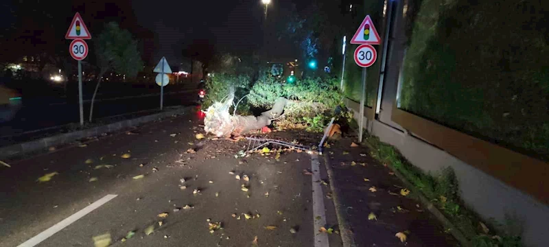 Bursa’da büyükşehir ekipleri sabaha kadar 607 olaya müdahale etti
