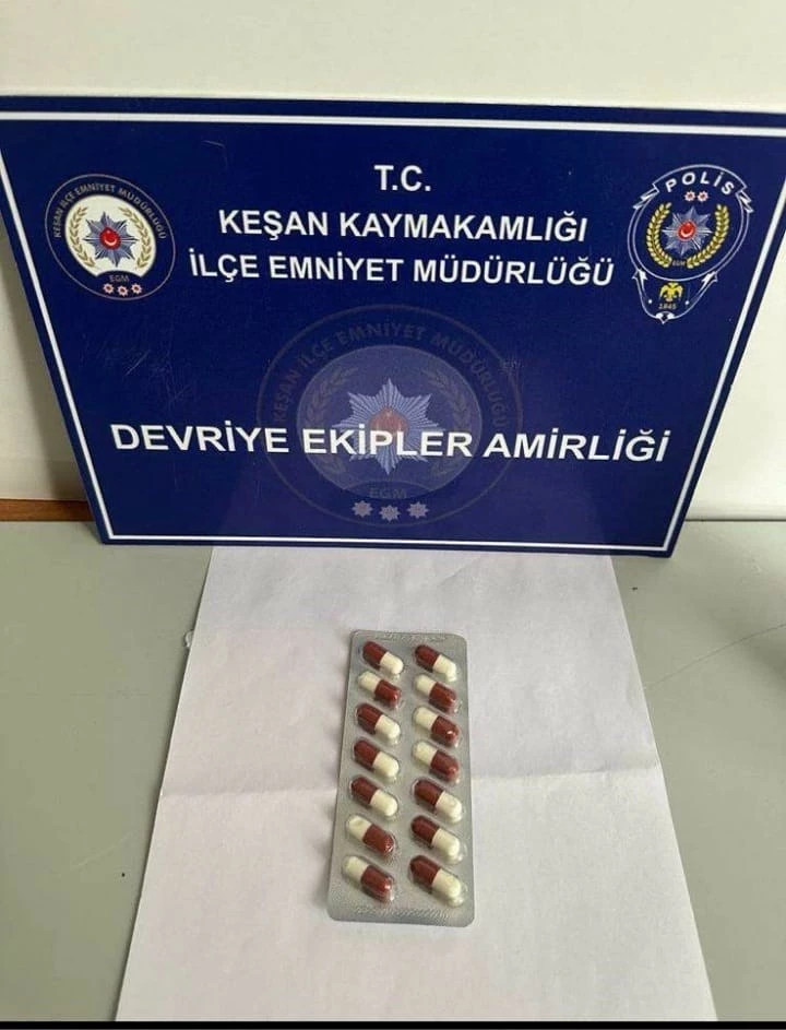 Keşan’da polisin durdurduğu şüpheliden sentetik ecza ele geçirildi
