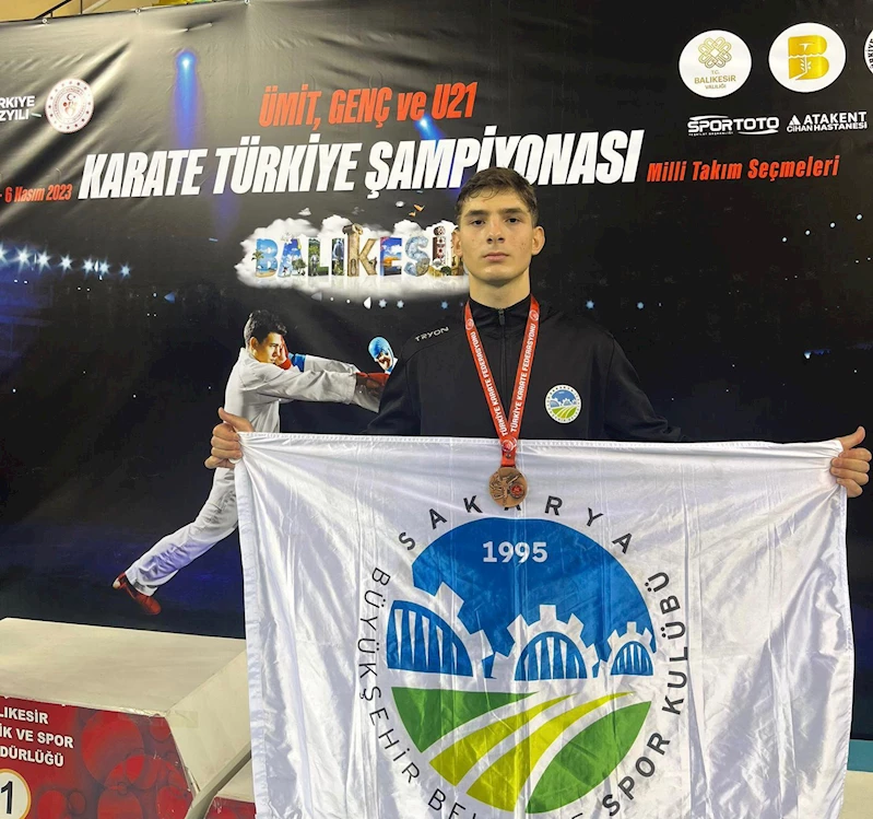 Sakarya Büyükşehir karate sporcularından gurur tablosu
