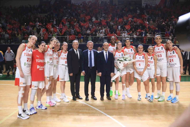 FIBA 2025 Kadınlar Avrupa Basketbol Şampiyonası: Türkiye: 75 - Slovakya: 40
