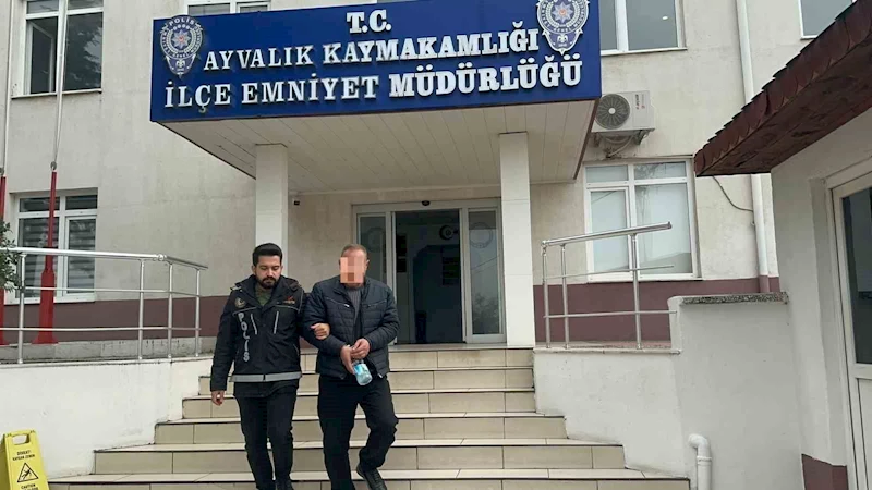 Ayvalık polisinden uyuşturucuya geçit yok: 1013 adet uyuşturucu hap ele geçirildi
