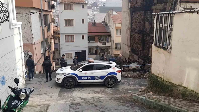 Beyoğlu’nda bir kişinin öldüğü yangında olay yerindeki çalışmalar tamamlandı
