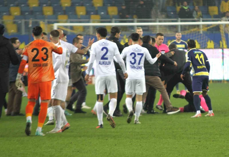 Süper Lig kulüpleri, Halil Umut Meler’e yapılan saldırıyı kınadı
