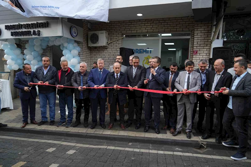 Edremit Belediyesi Personeli A.Ş. Hizmet binası açıldı
