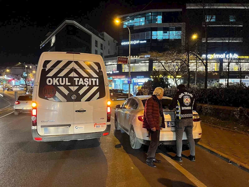 Çekmeköy’de ikiz plaka ile korsan taşımacılık yapan minibüs sürücüsüne 42 bin 401 TL ceza
