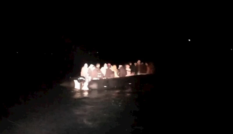 Ayvalık açıklarında 44 düzensiz göçmen yakalandı
