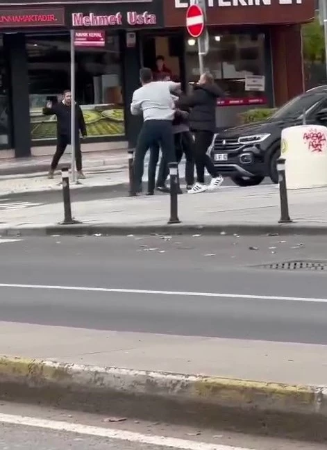 Maltepe’de esnaf, tartıştığı müşteriyi yumrukladı