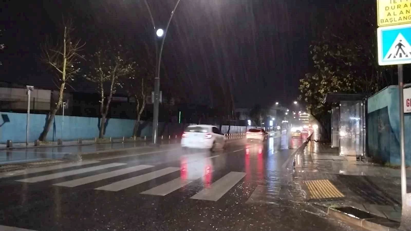 İstanbul’un Anadolu Yakası’nda sağanak yağış