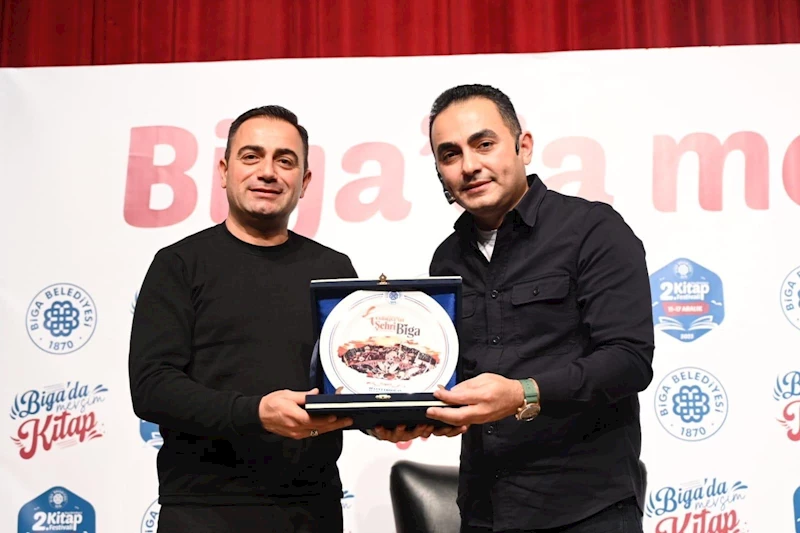 Psikolog Beyhan Budak, Biga Kitap Festivali’ndeydi
