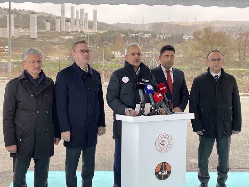 Ulaştırma ve Altyapı Bakanır Uraloğlu, “Nakkaş-Başakşehir Kesimindeki çalışmaları 2026 yılında tamamlamayı hedefliyoruz”
