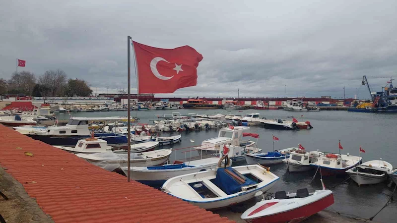 Marmara Denizi ulaşımına poyraz engeli
