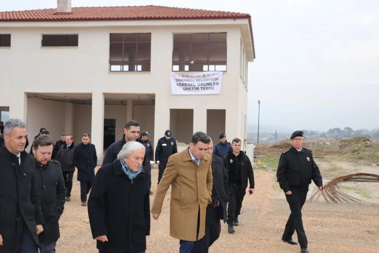 Osmaneli Belediyesi Modern Sera Tesisini inceledi
