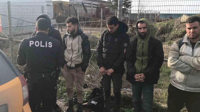 Edirne’de ticari takside 6 kaçak göçmen yakalandı
