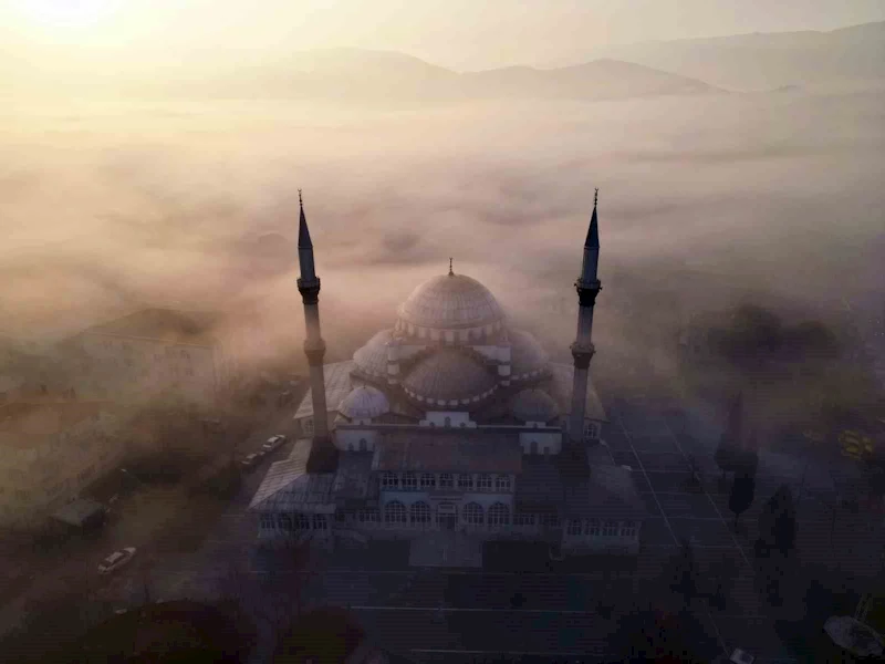 Film platosu değil, sisler altındaki Sakarya