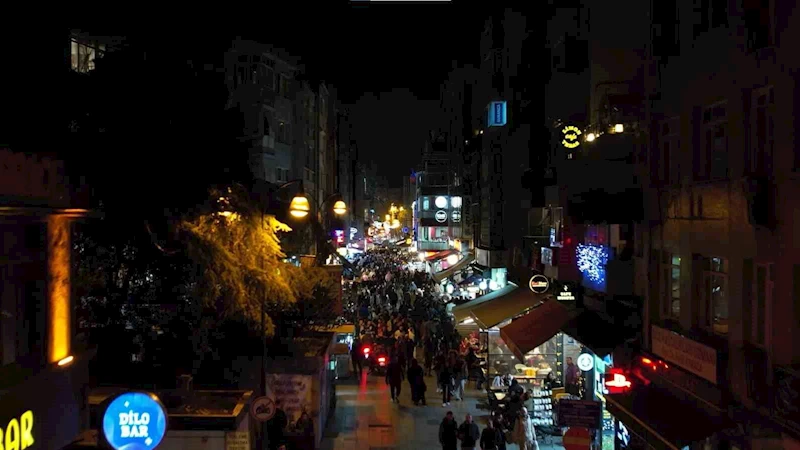 Kadıköy’de yılbaşı öncesi yoğunluk havadan görüntülendi
