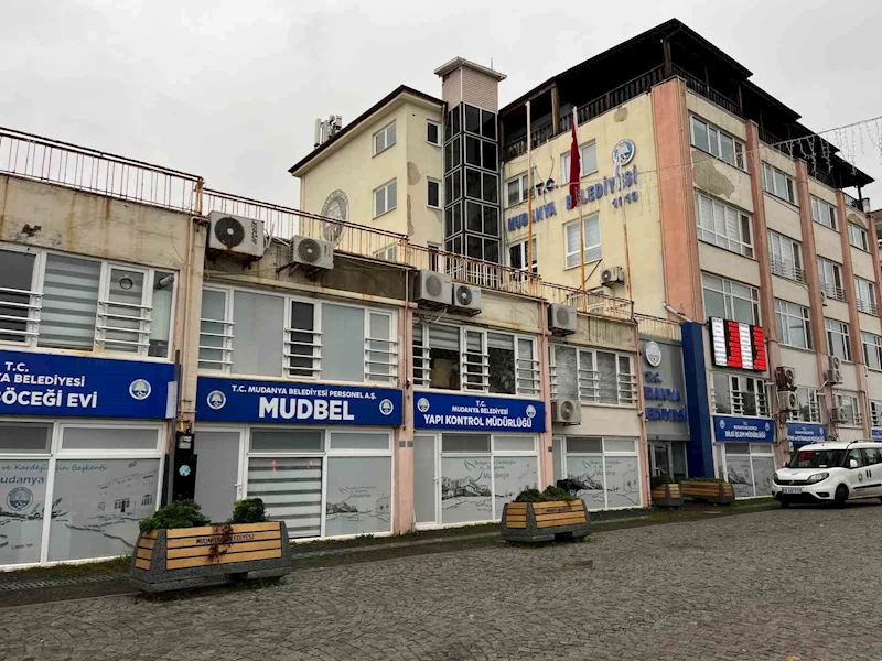 Mudanya Belediye binası tahliye ediliyor
