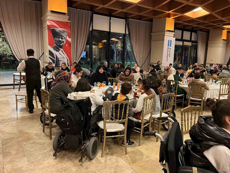 Başkan Hançerli, engelli vatandaşlarla yemekte bir araya geldi
