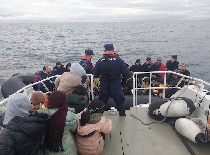 Ayvacık açıklarında Yunan unsurlarınca ölüme terk edilen 92 kaçak göçmen kurtarıldı
