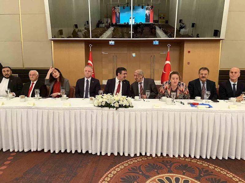 Cumhurbaşkanı Yardımcısı Cevdet Yılmaz Alevi-Bektaşi temsilcileriyle bir araya geldi
