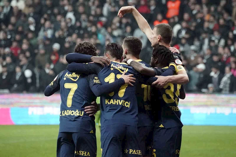 Fenerbahçe deplasmanda yenilmezlik serisini 7 maça çıkardı
