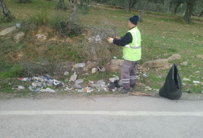 Belediye’den uyarı “Yol kenarlarına küçükte olsa çöp atmayın”