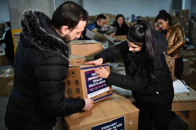 13’üncü yardım tırı Esenyurt’tan deprem bölgesine gönderildi