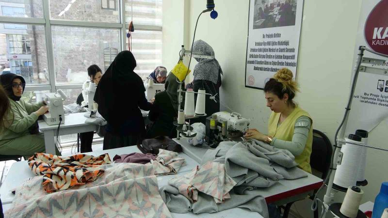 Trabzon’da depremzedeler için kışlık kıyafet seferberliği
