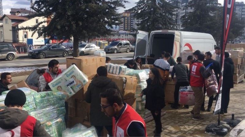 Kastamonu’dan asrın felaketinde deprem bölgesine 59 tır yardım gönderildi