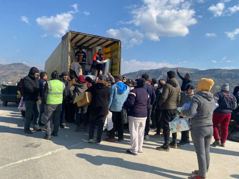 Hatay Samandağ’da depremzedelerin yaraları sarılıyor
