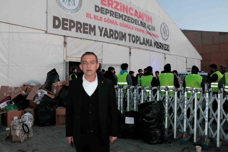 Tanoğlu deprem yardım malzemesi toplama merkezini ziyaret etti