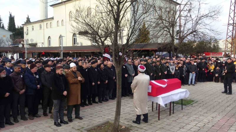 İlk görev gününde depremde hayatını kaybeden uzman onbaşı toprağa verildi
