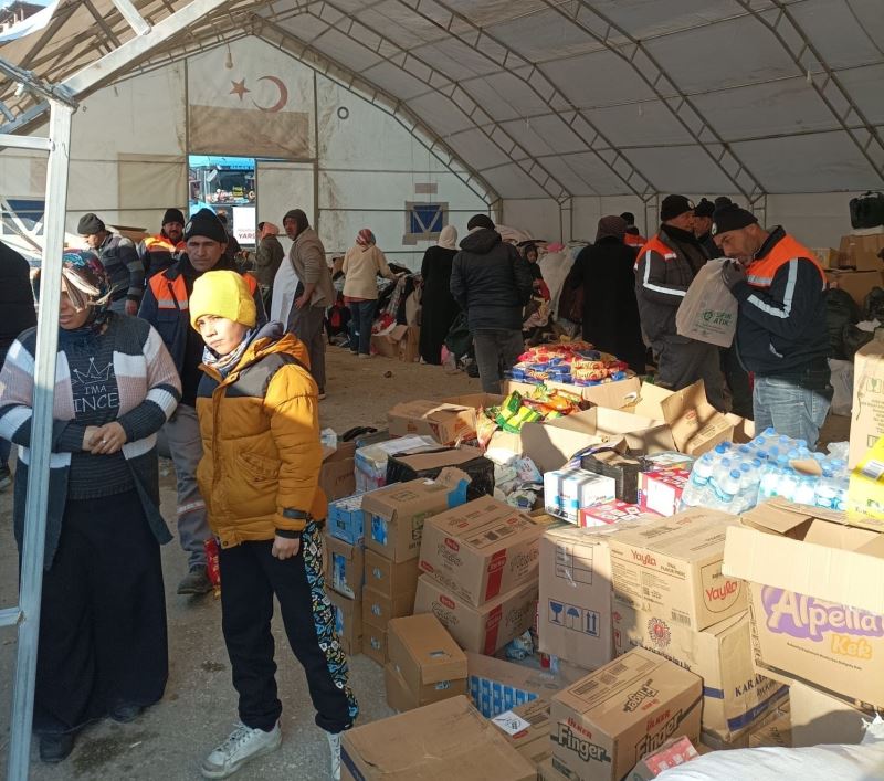 Sungurlu yardım ekipleri deprem bölgesinde yaraları sarıyor